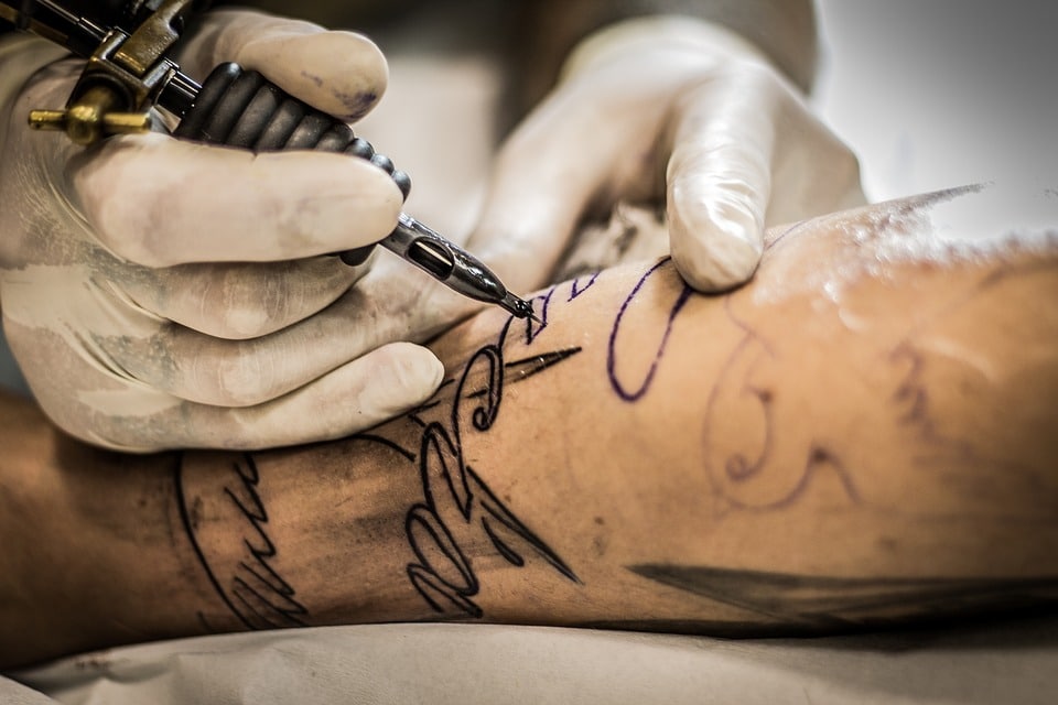 Conozca un poco más sobre la historia de los tatuajes
